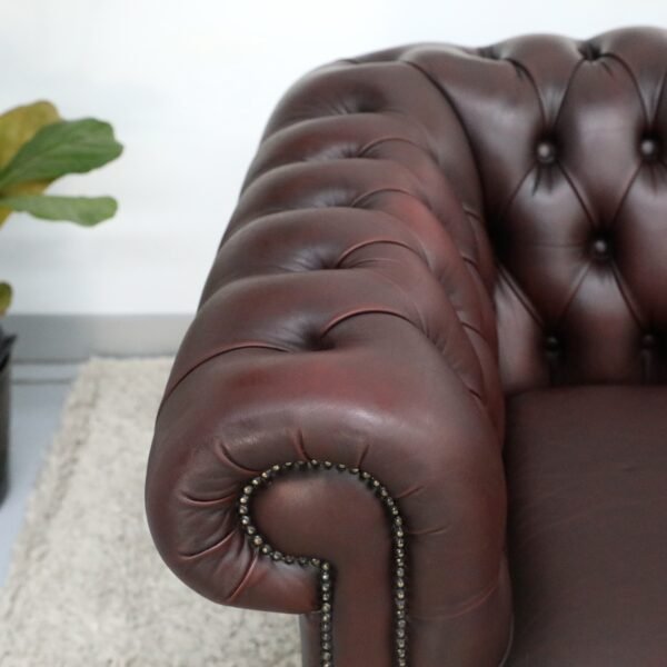 GENUINE LEATHER CHESTERFIELD PAIR OF 3 SEATER SOFA - Image 3