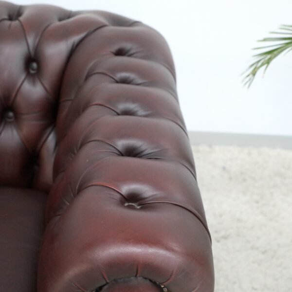GENUINE LEATHER CHESTERFIELD PAIR OF 3 SEATER SOFA - Image 9
