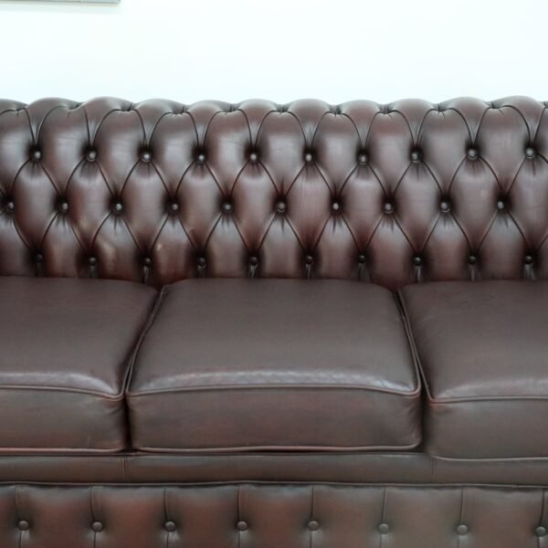 GENUINE LEATHER CHESTERFIELD PAIR OF 3 SEATER SOFA - Image 10