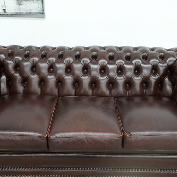 GENUINE LEATHER MORAN CHESTERFIELD 3 SEATER SOFA - Image 8