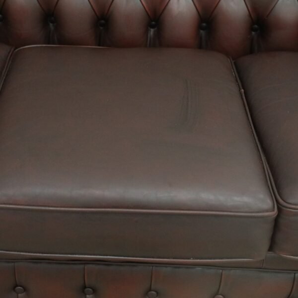 GENUINE LEATHER CHESTERFIELD PAIR OF 3 SEATER SOFA - Image 25