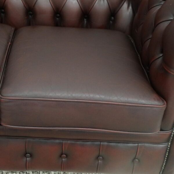 GENUINE LEATHER CHESTERFIELD PAIR OF 3 SEATER SOFA - Image 26
