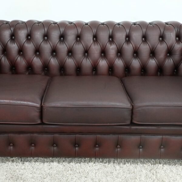 GENUINE LEATHER CHESTERFIELD PAIR OF 3 SEATER SOFA - Image 27