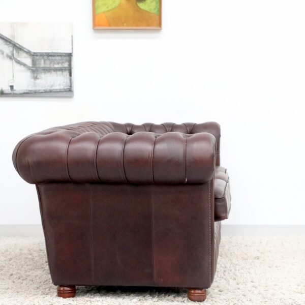 GENUINE LEATHER CHESTERFIELD PAIR OF 3 SEATER SOFA - Image 32