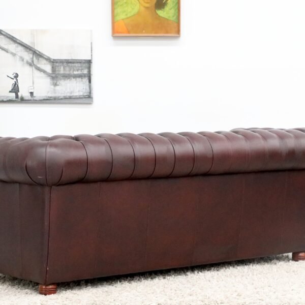 GENUINE LEATHER CHESTERFIELD PAIR OF 3 SEATER SOFA - Image 35