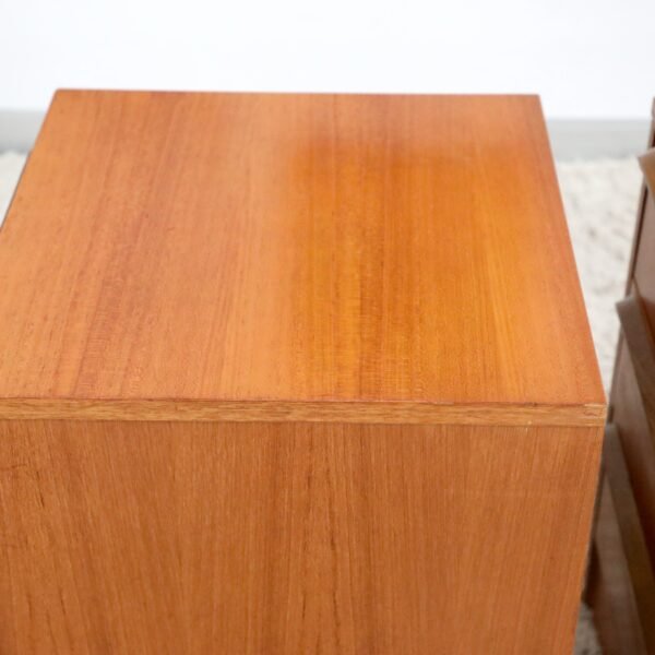 Retro Vintage Midcentury Reliance Pair of Bedside Tables - Image 18