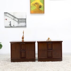 RETRO VINTAGE MIDCENTURY BURGESS PAIR OF BEDSIDE TABLES