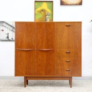 Retro Vintage Mid Century Chiswell Cocktail Cabinet